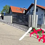 Kika Apartmani-Free Parking- 7 Km Od Centra